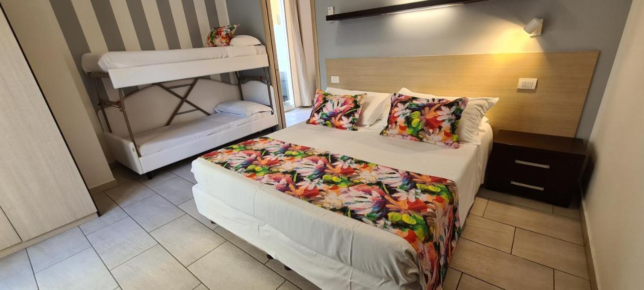 Rubino Apartments A 100Metri Dal Mare リッチョーネ エクステリア 写真