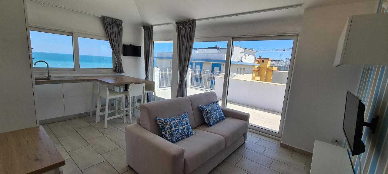 Rubino Apartments A 100Metri Dal Mare リッチョーネ エクステリア 写真