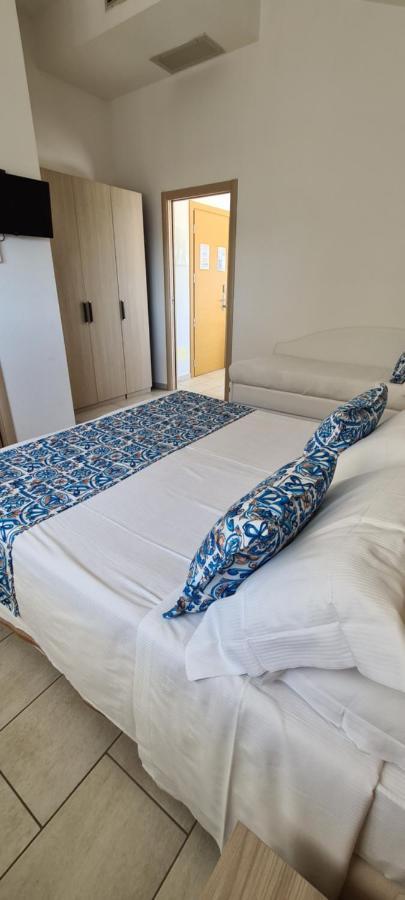 Rubino Apartments A 100Metri Dal Mare リッチョーネ エクステリア 写真