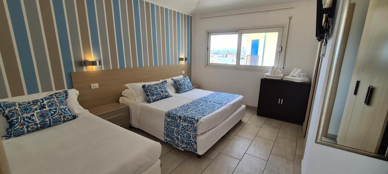 Rubino Apartments A 100Metri Dal Mare リッチョーネ エクステリア 写真