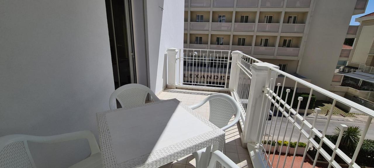Rubino Apartments A 100Metri Dal Mare リッチョーネ エクステリア 写真