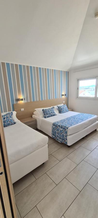 Rubino Apartments A 100Metri Dal Mare リッチョーネ エクステリア 写真