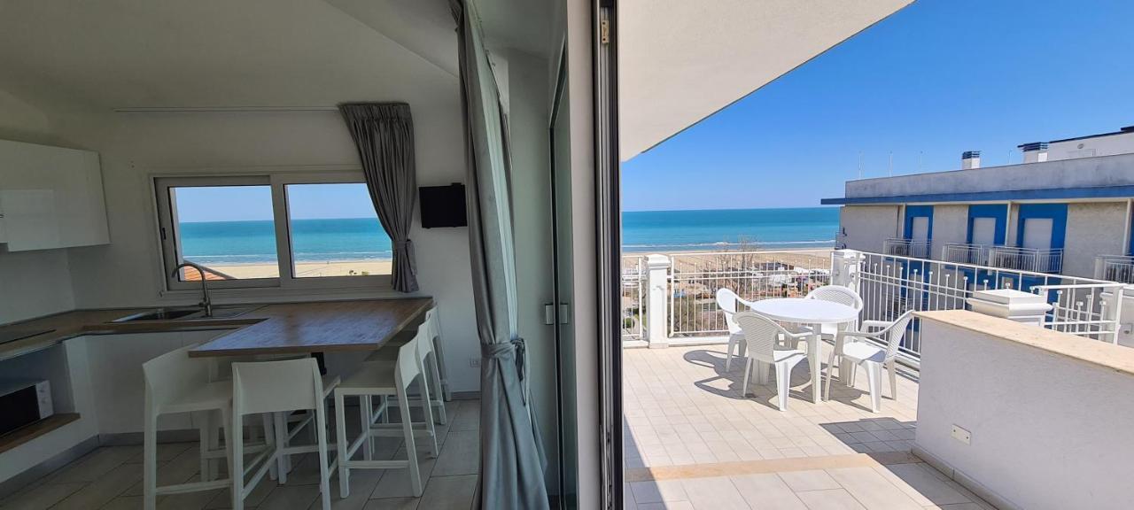 Rubino Apartments A 100Metri Dal Mare リッチョーネ エクステリア 写真
