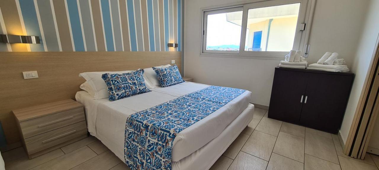 Rubino Apartments A 100Metri Dal Mare リッチョーネ エクステリア 写真