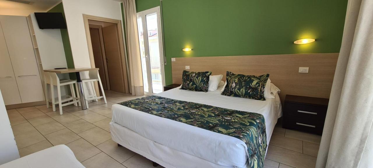 Rubino Apartments A 100Metri Dal Mare リッチョーネ エクステリア 写真