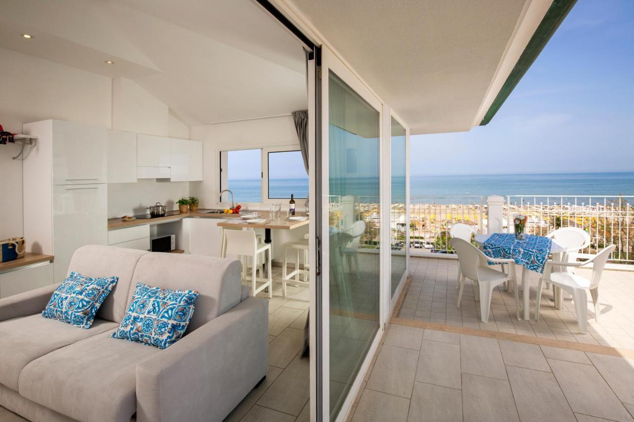 Rubino Apartments A 100Metri Dal Mare リッチョーネ エクステリア 写真