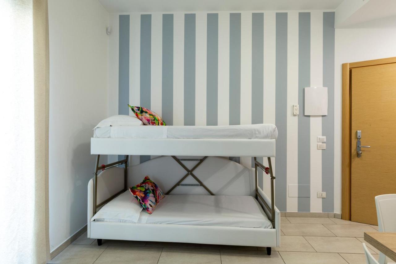 Rubino Apartments A 100Metri Dal Mare リッチョーネ エクステリア 写真