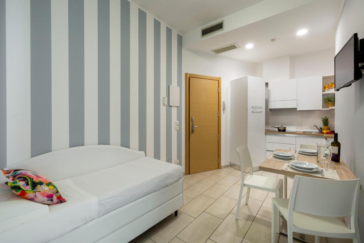 Rubino Apartments A 100Metri Dal Mare リッチョーネ エクステリア 写真