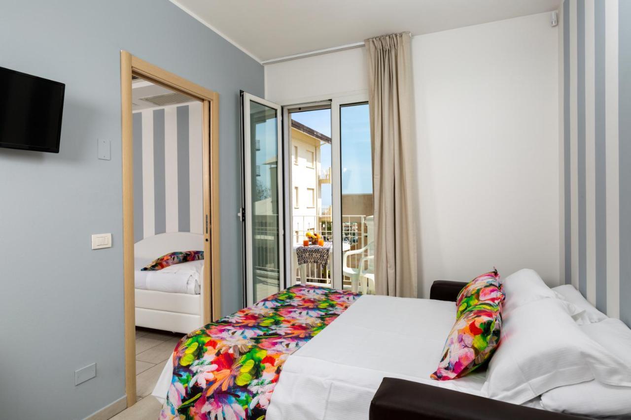 Rubino Apartments A 100Metri Dal Mare リッチョーネ エクステリア 写真
