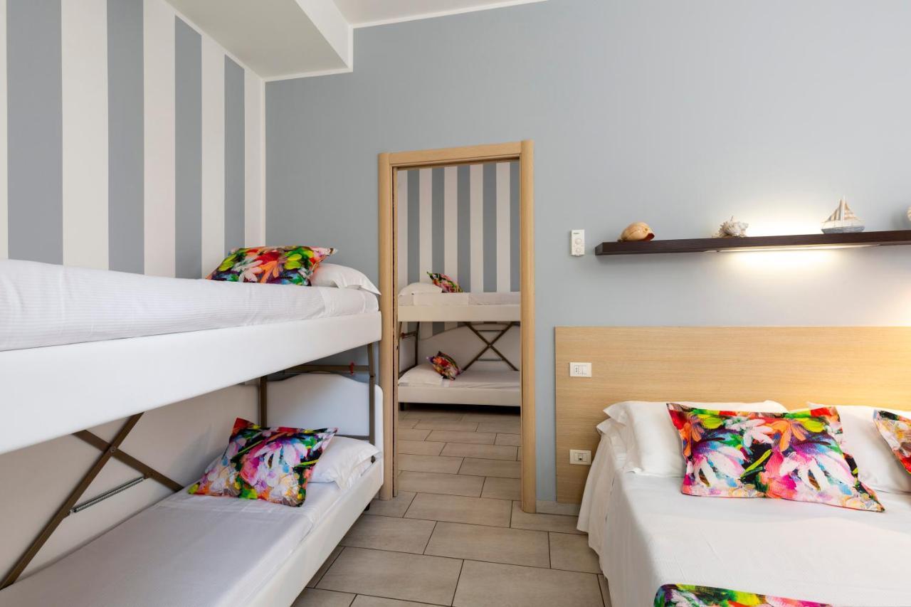 Rubino Apartments A 100Metri Dal Mare リッチョーネ エクステリア 写真