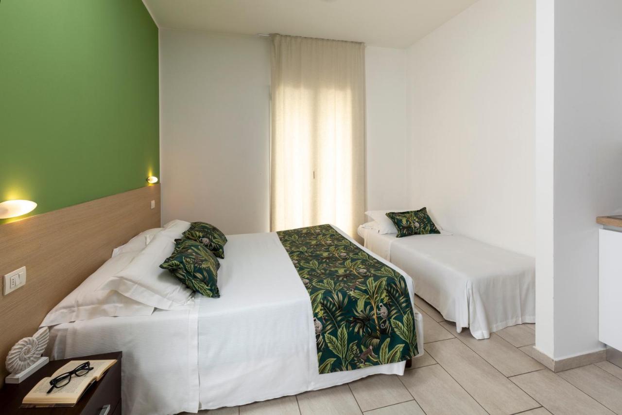 Rubino Apartments A 100Metri Dal Mare リッチョーネ エクステリア 写真