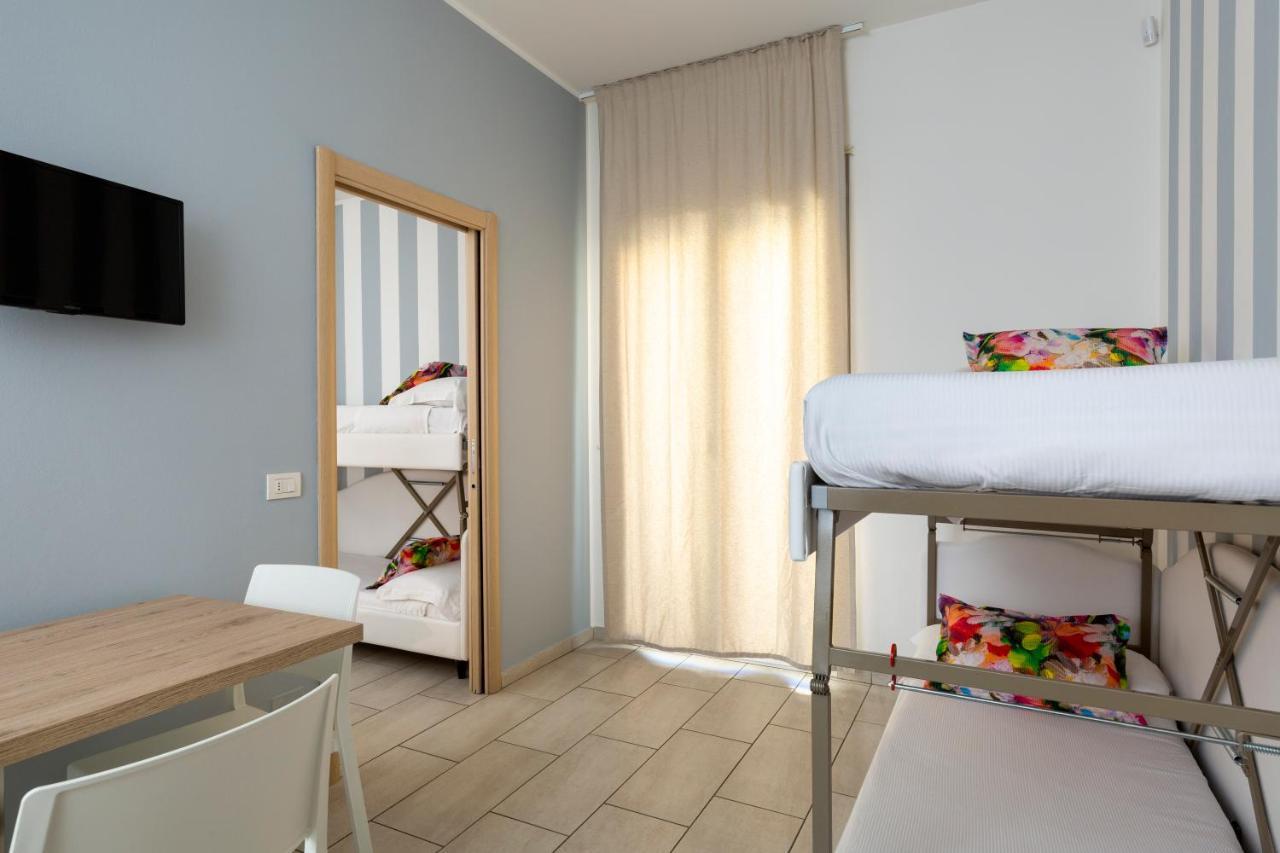 Rubino Apartments A 100Metri Dal Mare リッチョーネ エクステリア 写真