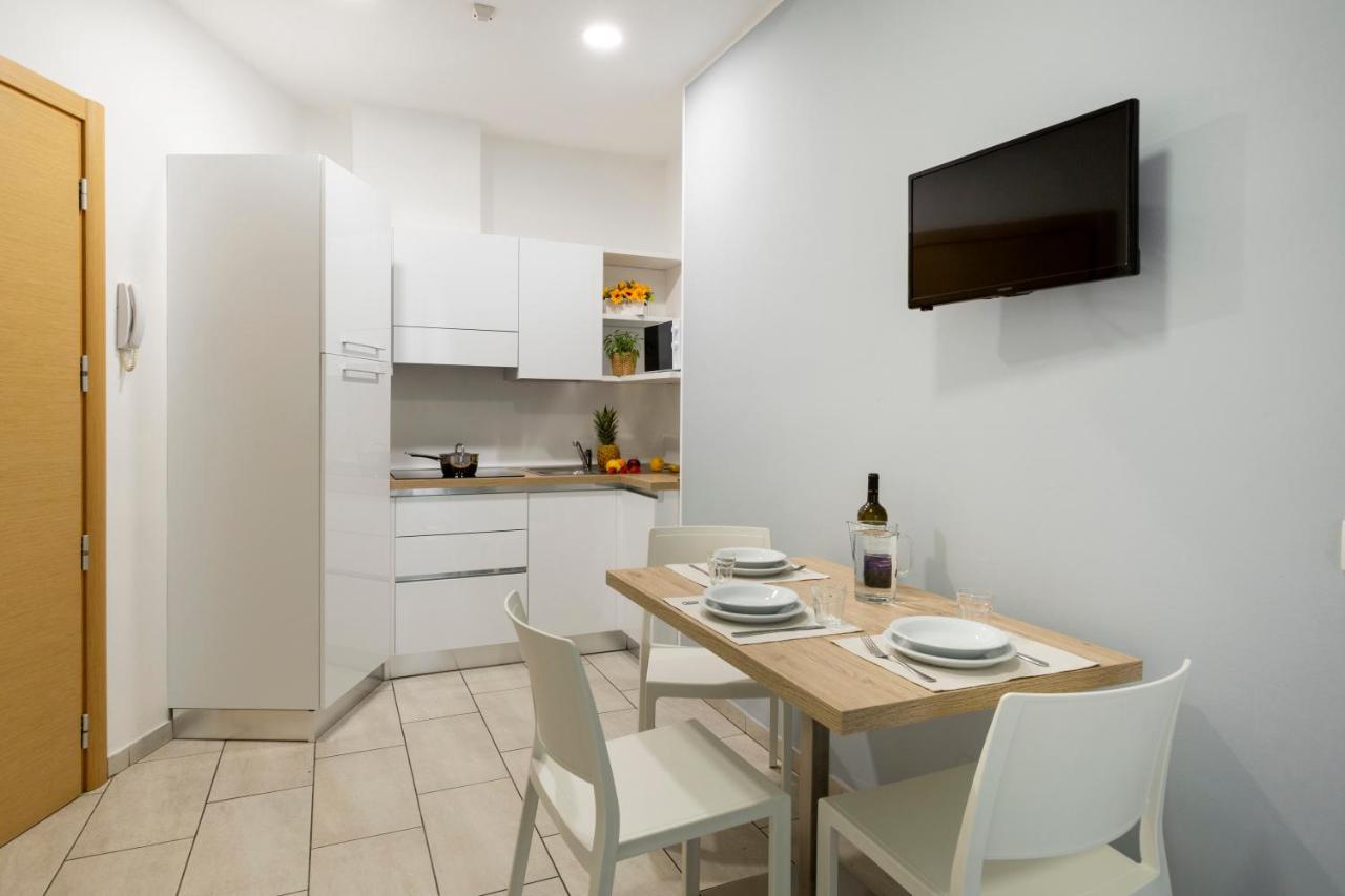 Rubino Apartments A 100Metri Dal Mare リッチョーネ エクステリア 写真